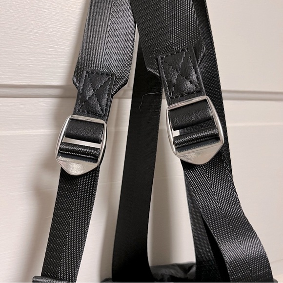 NEW Black Puffer Mini Backpack sporty snaps magnetic clasp adjustable straps - Picture 4 of 8